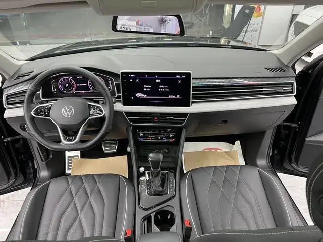 VOLKSWAGEN TIGUAN L 2021
