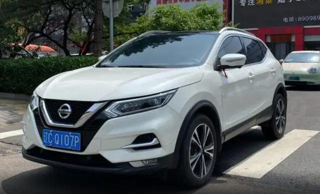 NISSAN QASHQAI LUXURY 2022