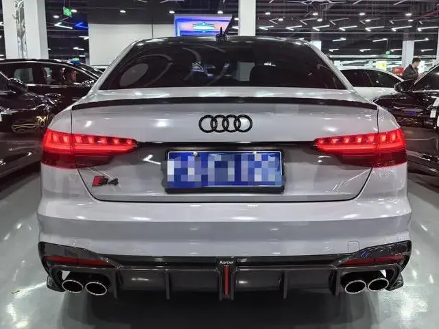 AUDI A4L 2022