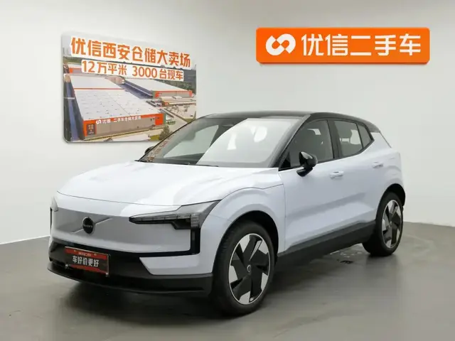 VOLVO EX30 2025
