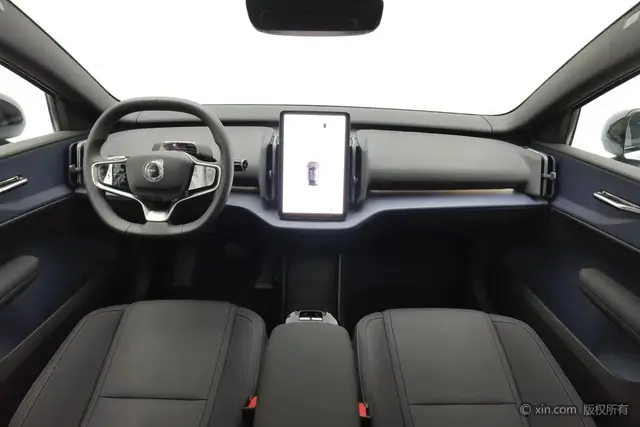 VOLVO EX30 2025