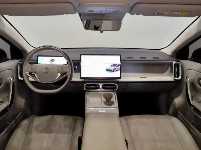 LEAPMOTOR B01 2025