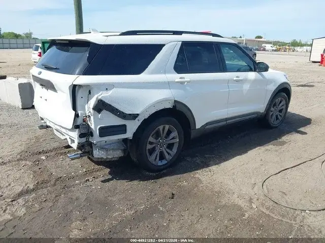 FORD EXPLORER XLT 2023