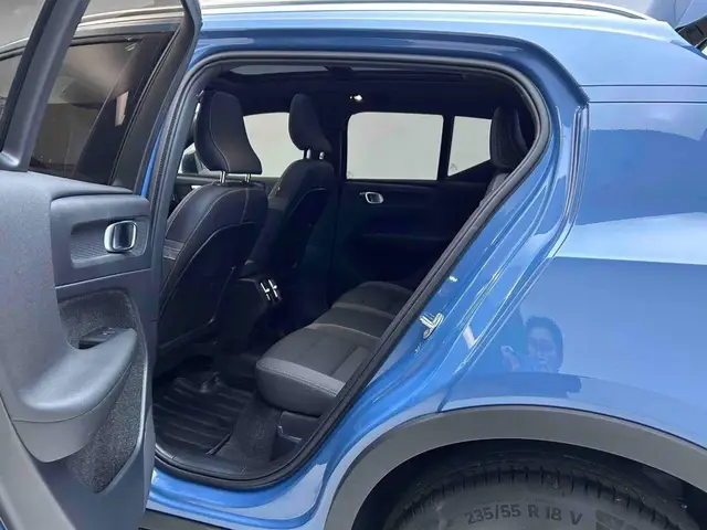 VOLVO XC40 LUXURY 2023