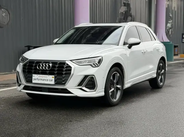 AUDI Q3 2022