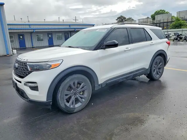 FORD EXPLORER XLT 2023