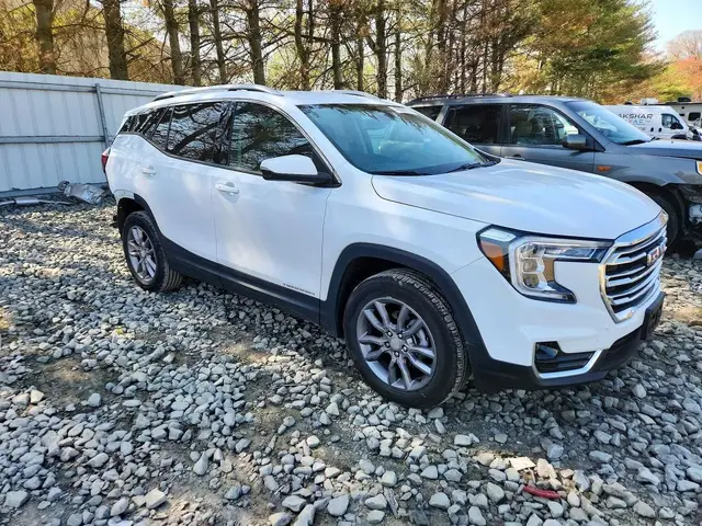 GMC TERRAIN SLT 2024
