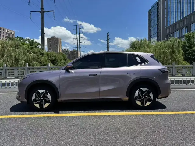 GEELY E5 2024