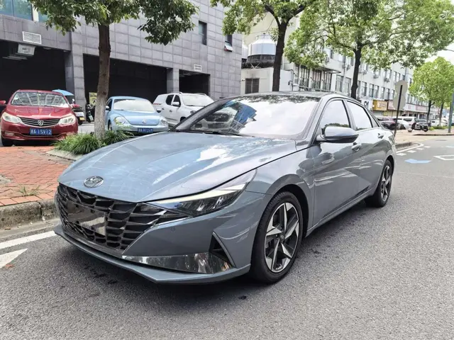HYUNDAI ELANTRA PREMIUM 2022