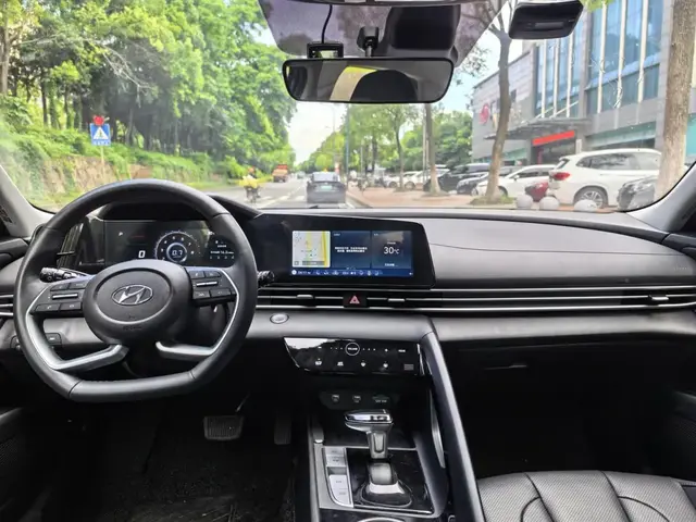 HYUNDAI ELANTRA PREMIUM 2022