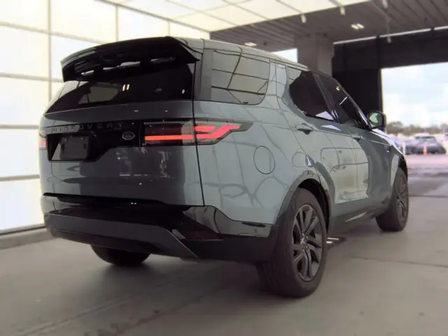 LAND ROVER DISCOVERY R-DYNAMIC S 2023