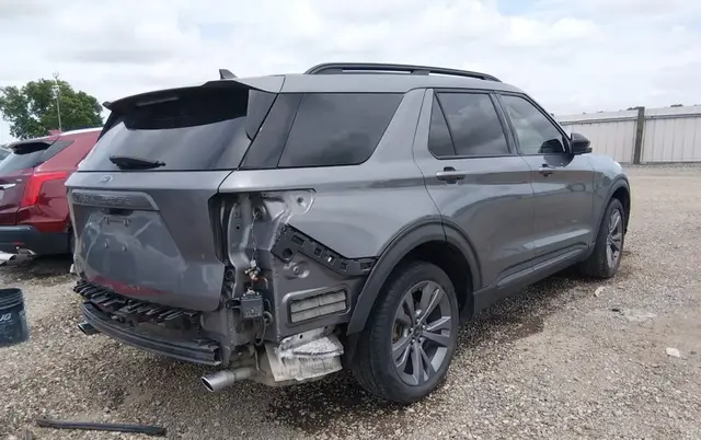FORD EXPLORER XLT 2022