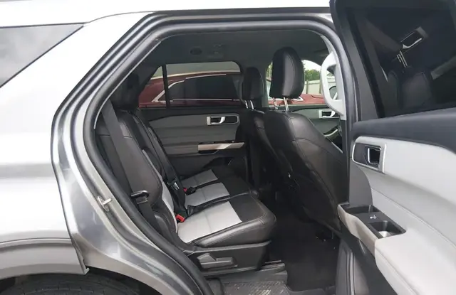 FORD EXPLORER XLT 2022