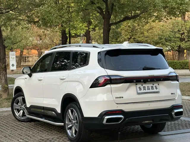 GEELY OKAVANGO PREMIUM 2023
