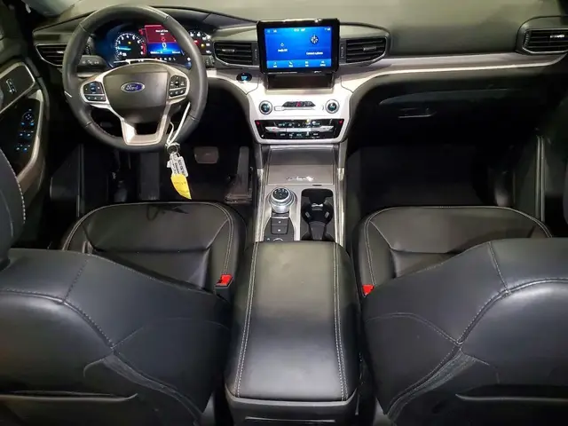 FORD EXPLORER XLT 2023