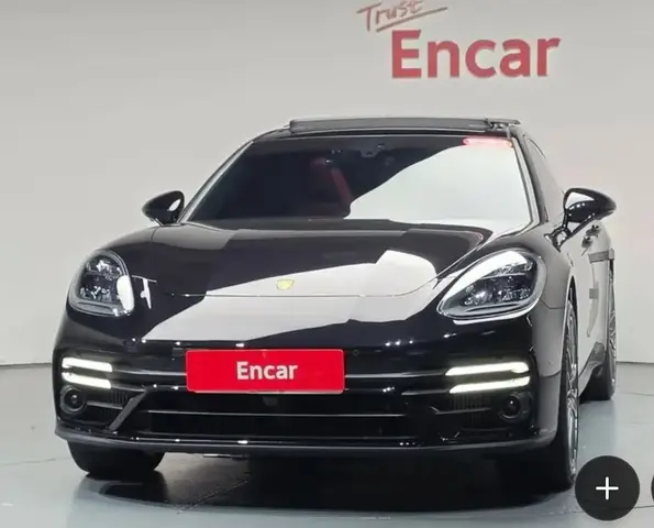 PORSCHE PANAMERA 2023