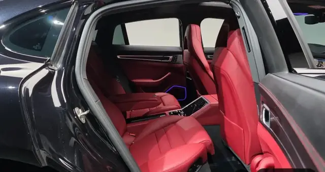 PORSCHE PANAMERA 2023
