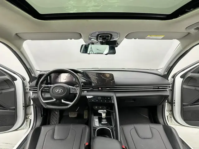 HYUNDAI ELANTRA PREMIUM 2021