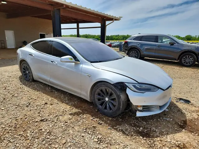 TESLA MODEL S 2016