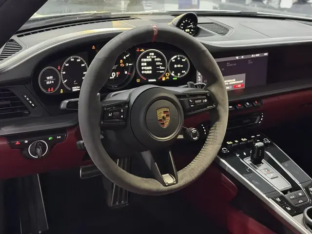 PORSCHE 911 2020