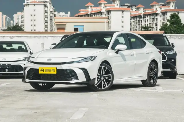 TOYOTA CAMRY 2026
