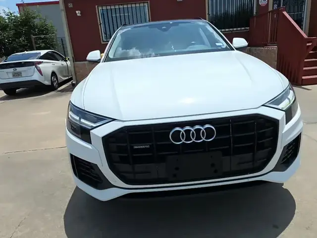 AUDI Q8 2019