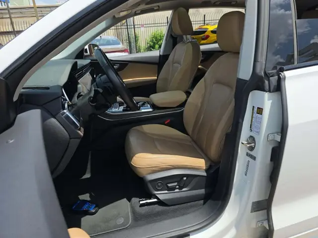 AUDI Q8 2019