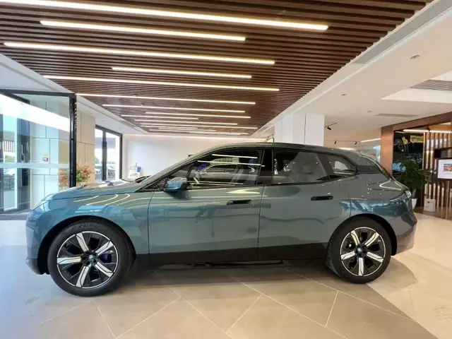 BMW IX40 2023