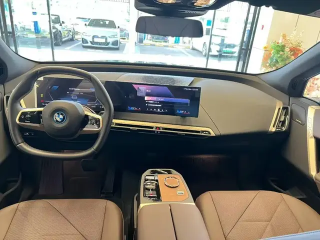 BMW IX40 2023