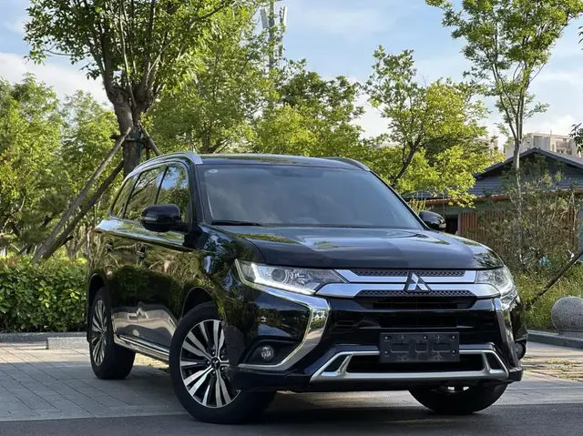 MITSUBISHI OUTLANDER 2021