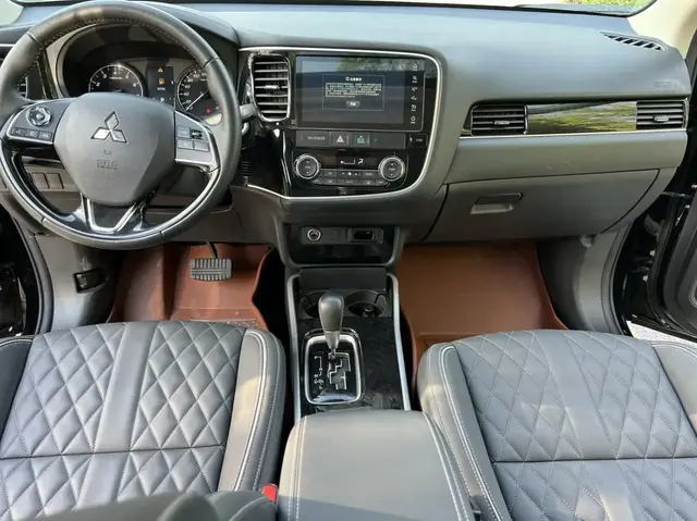 MITSUBISHI OUTLANDER 2021