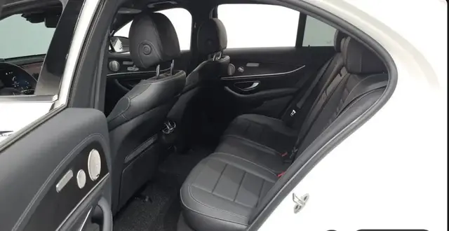 MERCEDES-BENZ W213 E220D 2022