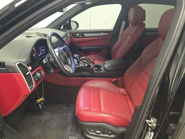 PORSCHE CAYENNE PLATINUM EDITION 2023
