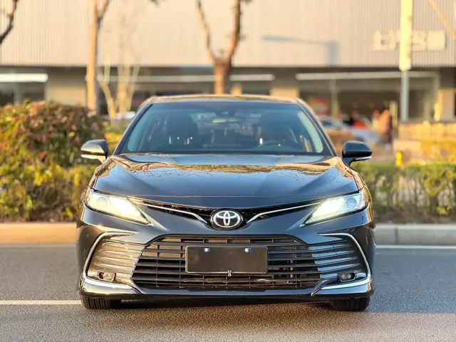 TOYOTA CAMRY LUXURY 2023