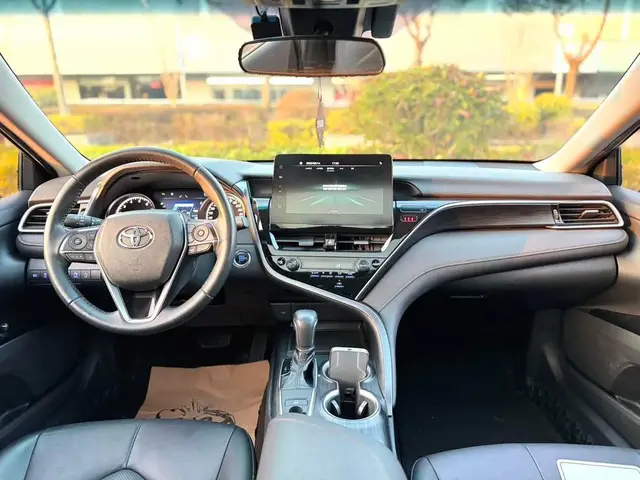 TOYOTA CAMRY LUXURY 2023