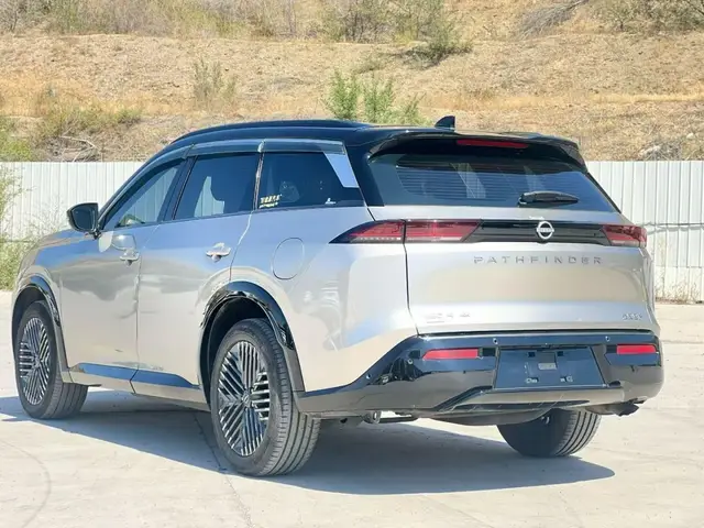 NISSAN PATHFINDER 2024