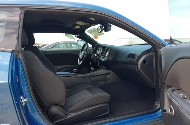 DODGE CHALLENGER SXT 2022