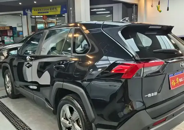 TOYOTA RAV4 2022