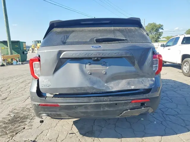 FORD EXPLORER XLT 2023