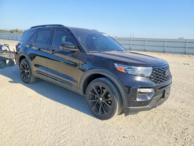 FORD EXPLORER PLATINUM 2023