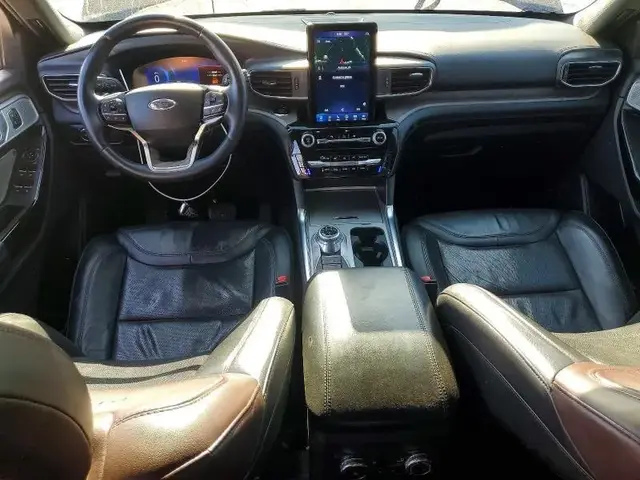 FORD EXPLORER PLATINUM 2023