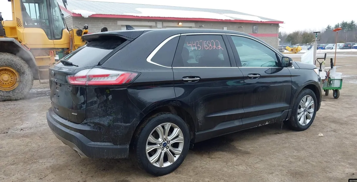 FORD EDGE TITANIUM 2022
