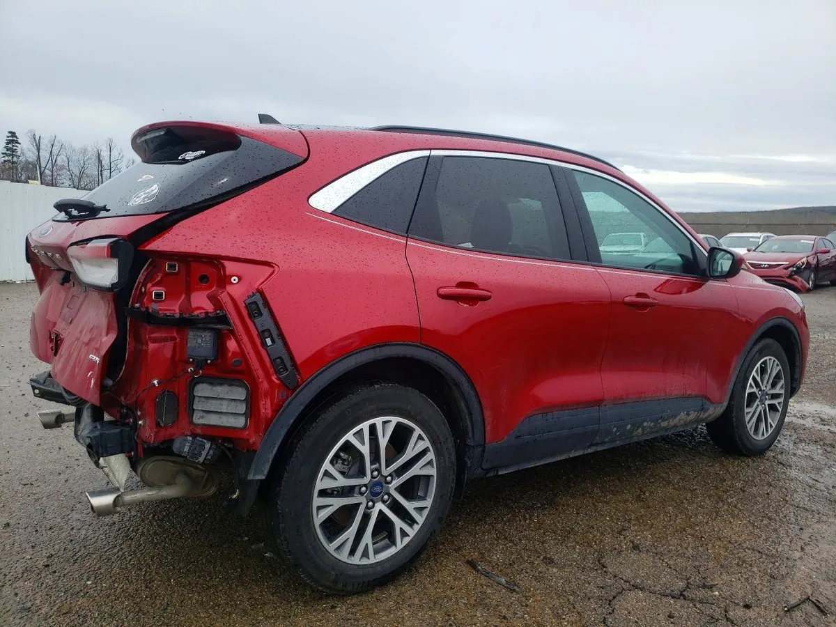 FORD ESCAPE SEL 2022