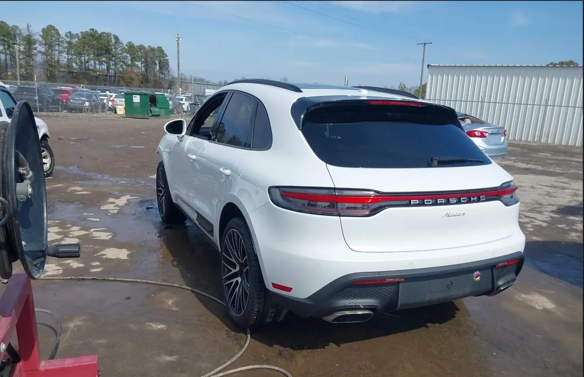 PORSCHE MACAN 2022