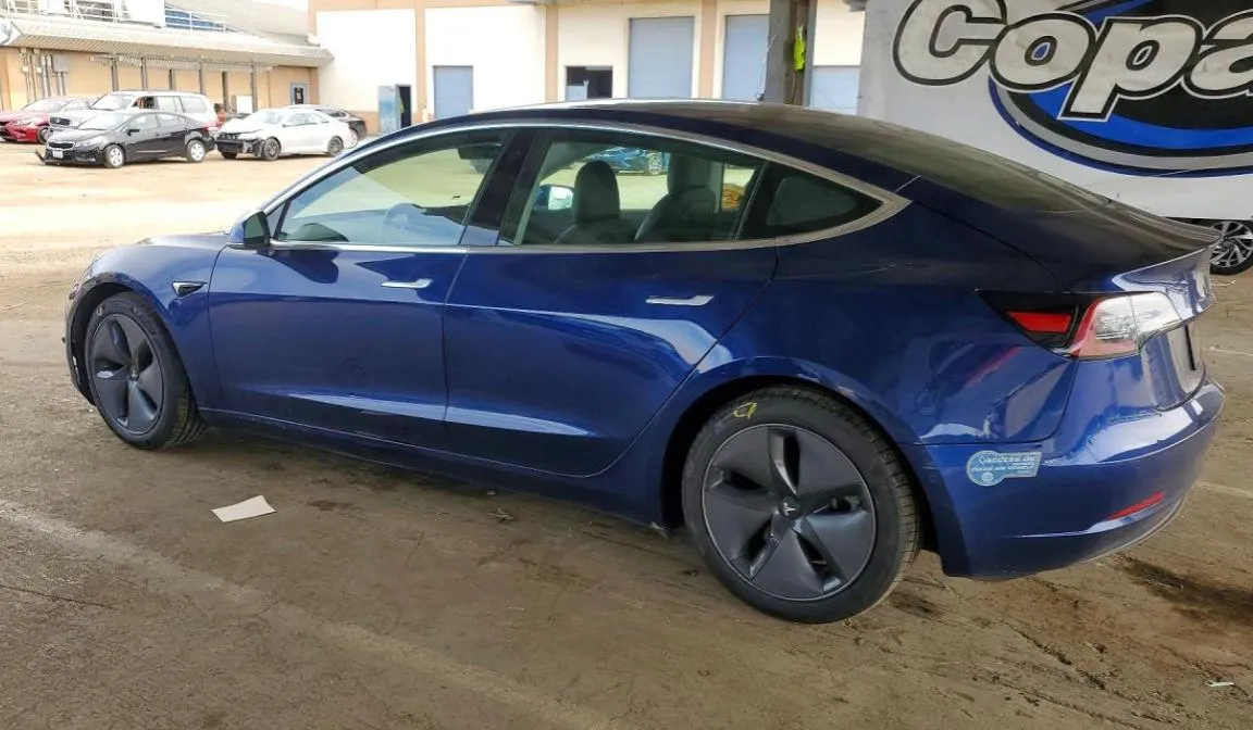 TESLA MODEL 3 2020