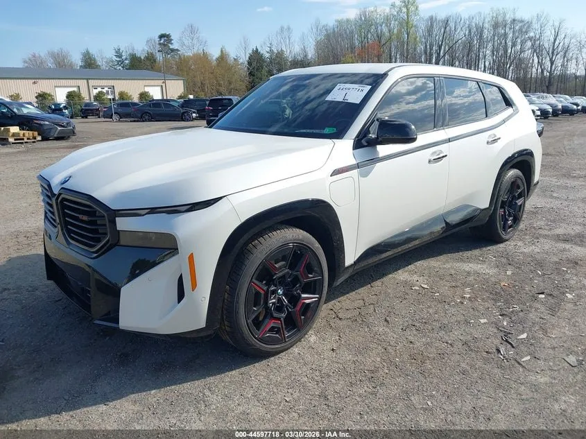 BMW XM LABEL RED 2024