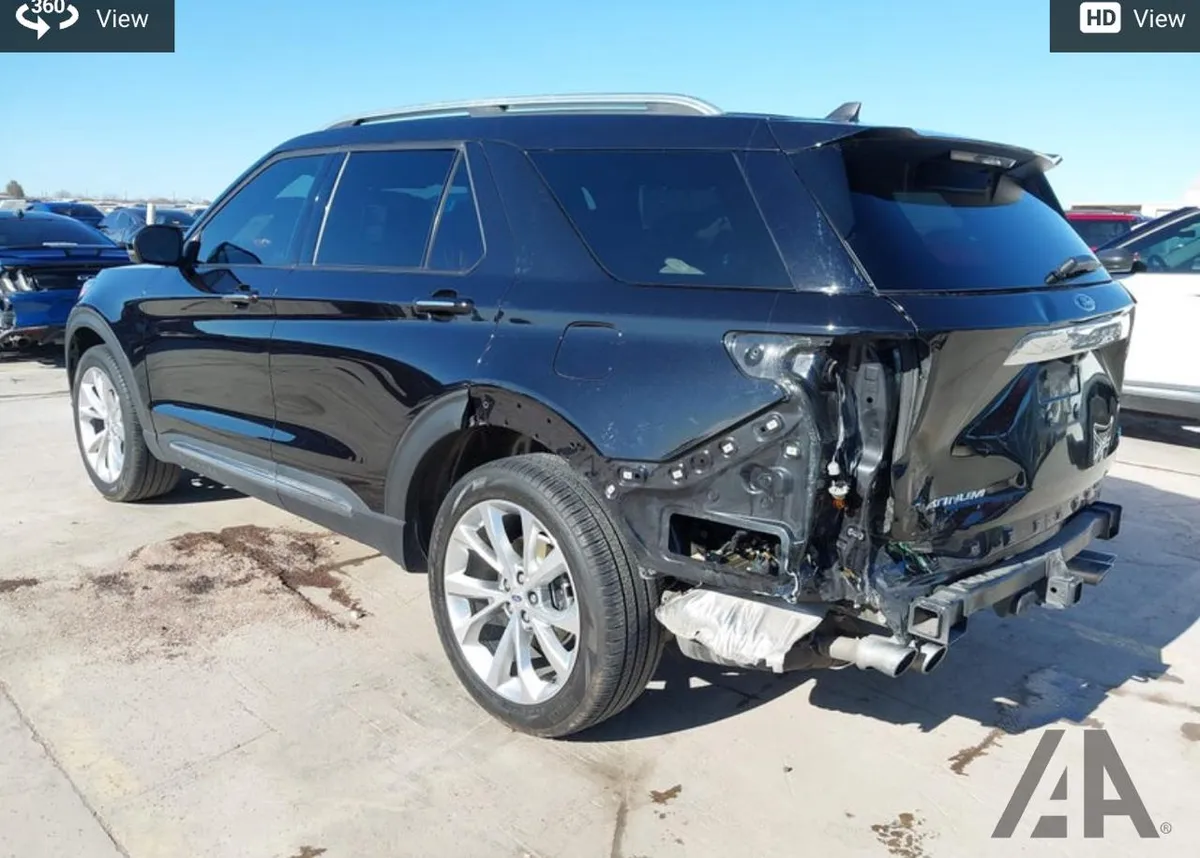 FORD EXPLORER PLATINUM 2023