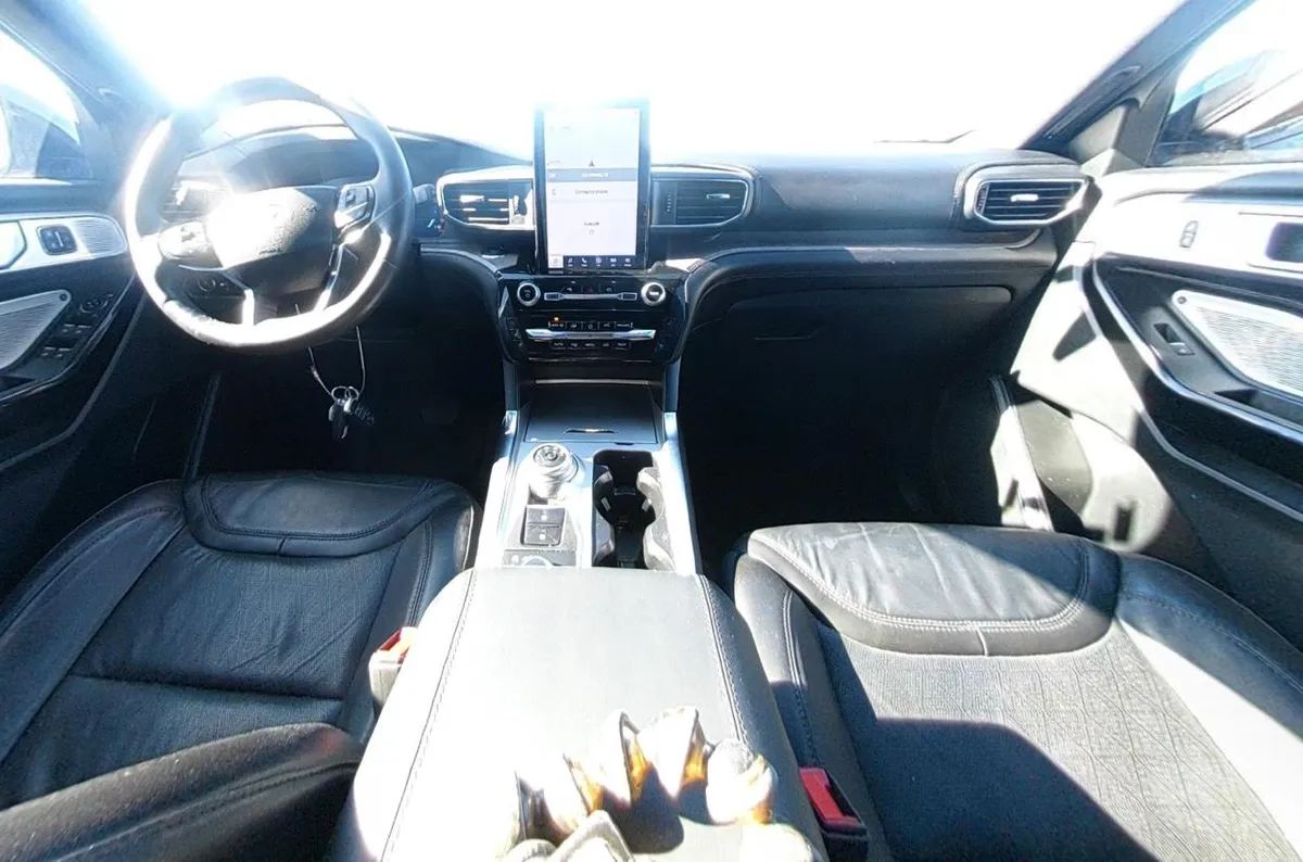 FORD EXPLORER PLATINUM 2023