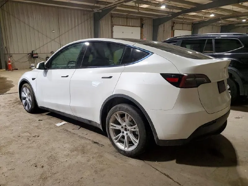 TESLA MODEL Y LONG RANGE 2023