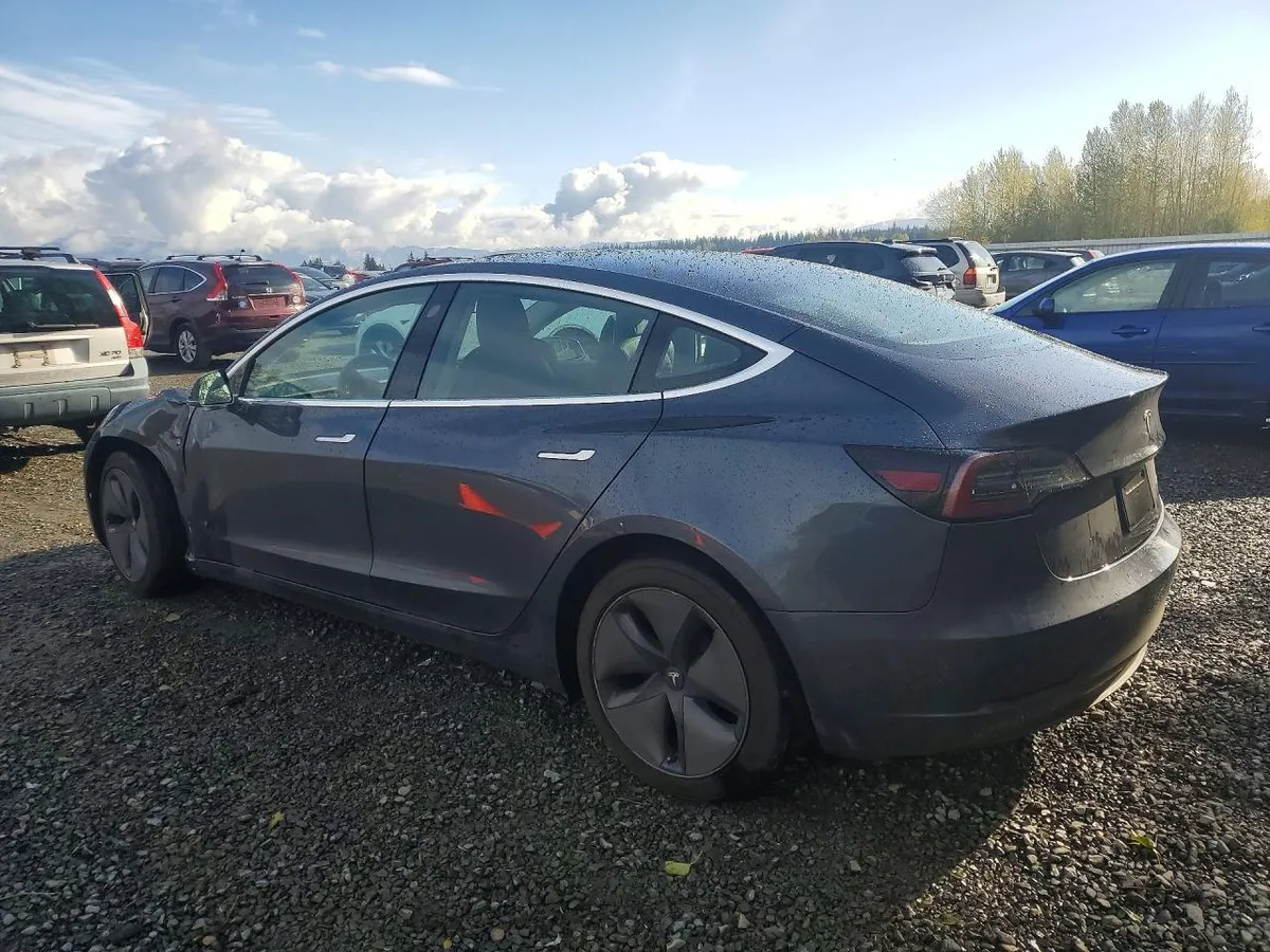 TESLA MODEL 3 2020
